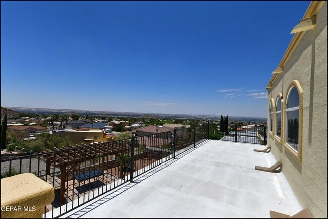 Building Photo - 6732 Pearl Ridge Dr