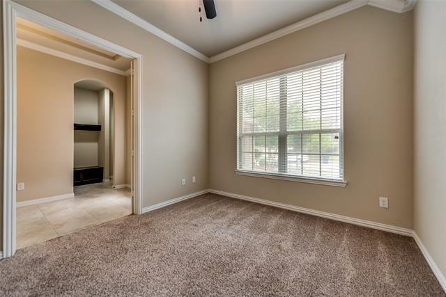 Building Photo - 2025 Zander Dr