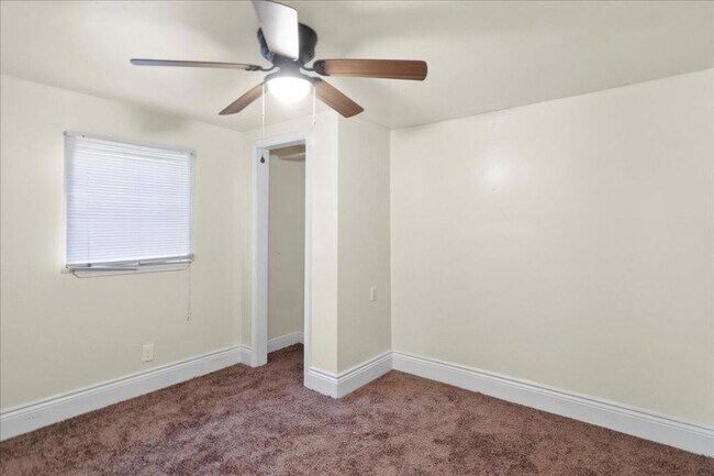 Building Photo - 400 Mississippi St