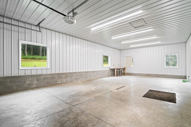 Building Photo - 7795 Loches Rd