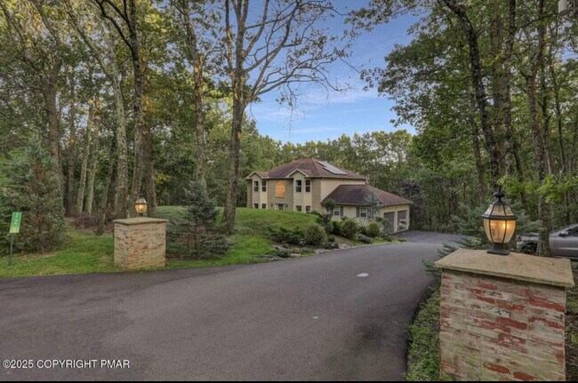Primary Photo - 128 Wilson Ct