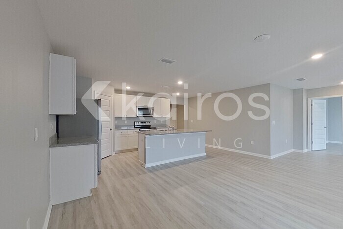 Building Photo - 4675 Malay Cir