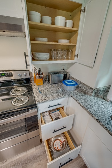 Building Photo - 179 Anderson Ln