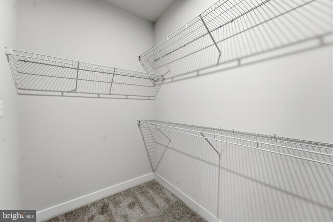 Building Photo - 16130 Hyde Pk Pl