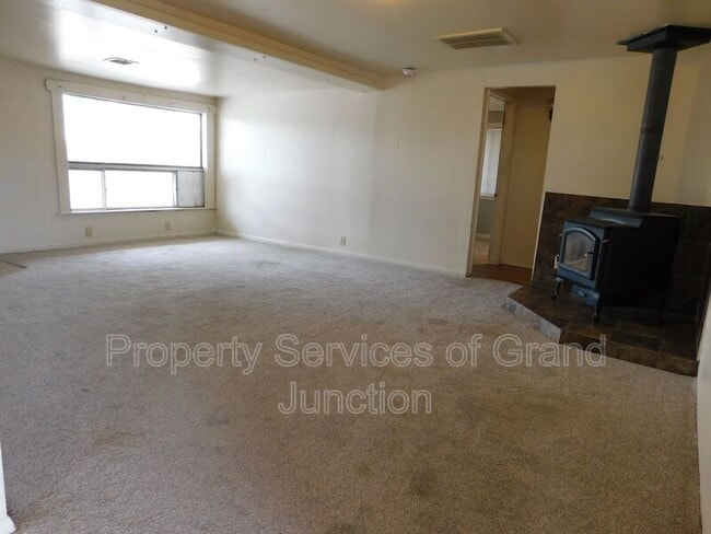 Building Photo - 1278-1215 15 Rd