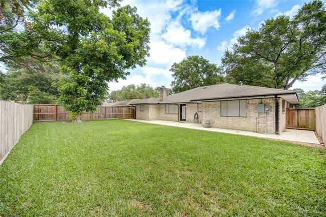 Building Photo - 1719 Bowline Rd