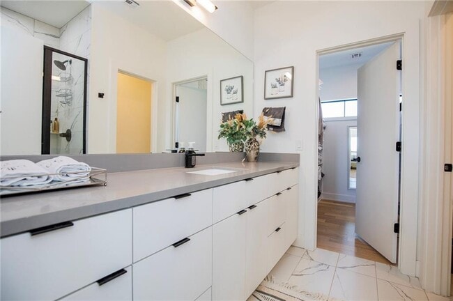 Building Photo - 4205 S Watercrest Dr