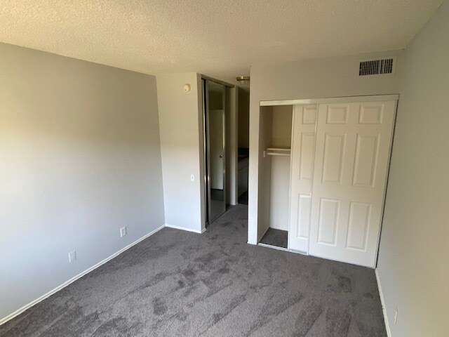 Building Photo - 5460 White Oak Ave