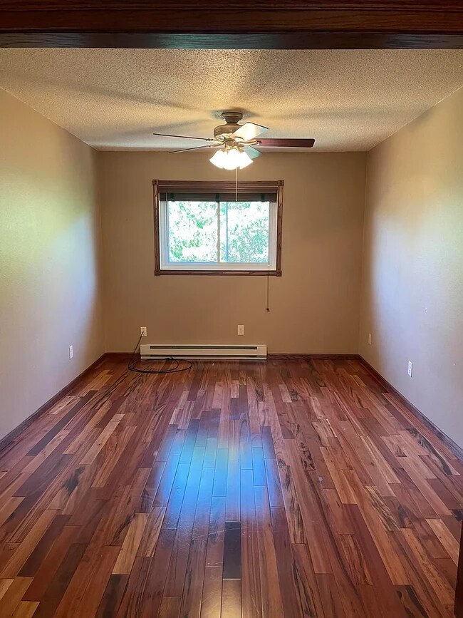 Building Photo - 1117 Expansion Dr