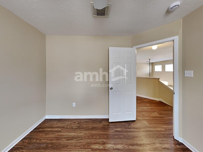 Building Photo - 15834 Little Miss Creek Dr