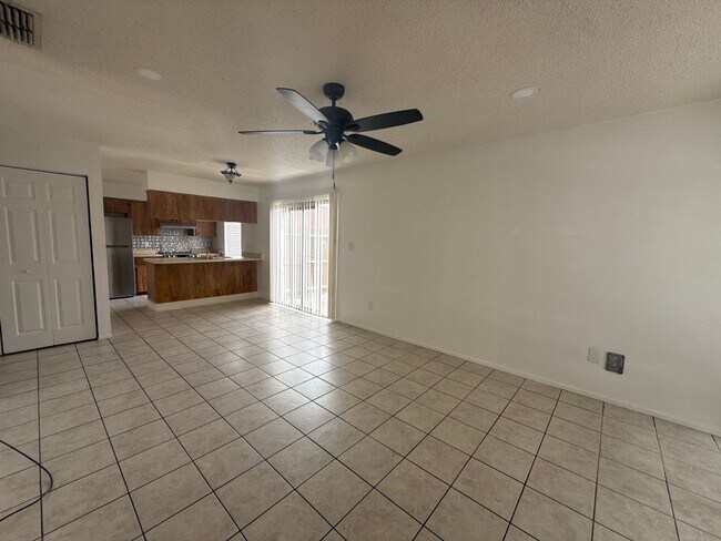 Building Photo - 5320 SE 28th Ln