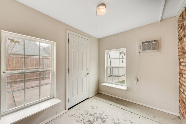 Building Photo - 1817 Crooked Ln