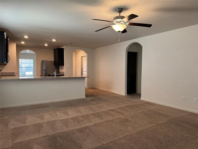 Building Photo - 313 Cres Park Dr