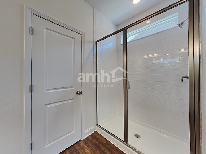 Building Photo - 105 Fornells Way