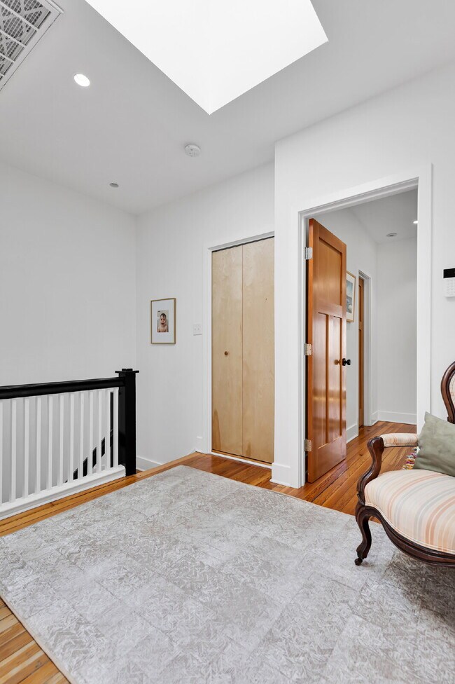 Building Photo - 4008 Marlboro Pl NW