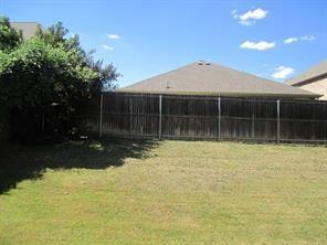 Building Photo - 305 Moonlight Dr