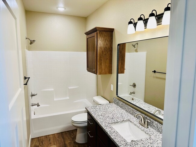 Building Photo - 219 Silverleaf Ln