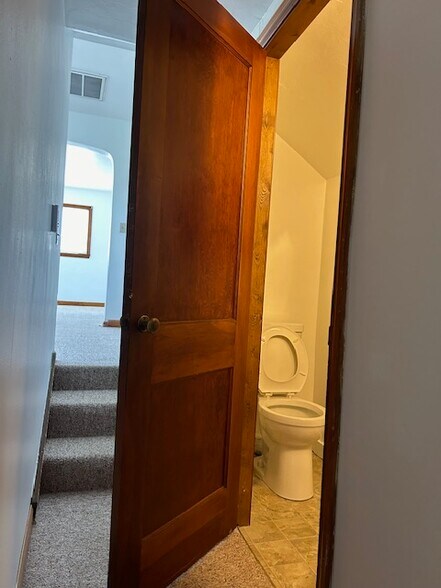 1/2 bath - 101B N Mill St