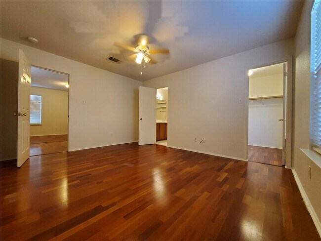 Building Photo - 1606 Black Willow St