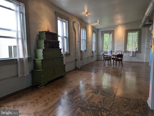 Building Photo - 2111 E Susquehanna Ave