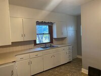 Building Photo - 719 5th St NW