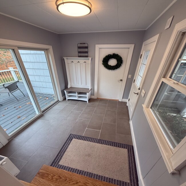 Building Photo - 3 Crystal Ln