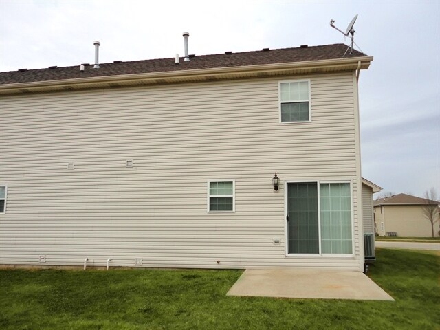 Building Photo - 609 Circle Dr