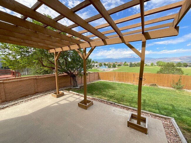 Building Photo - 7168 Prairie Wind Dr
