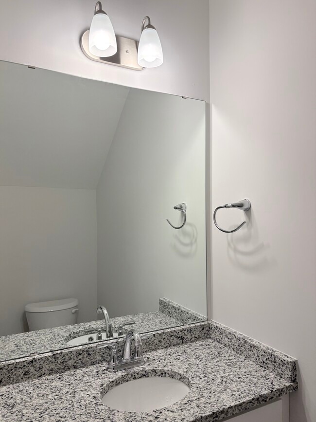 Building Photo - 871 Rodeo Ln