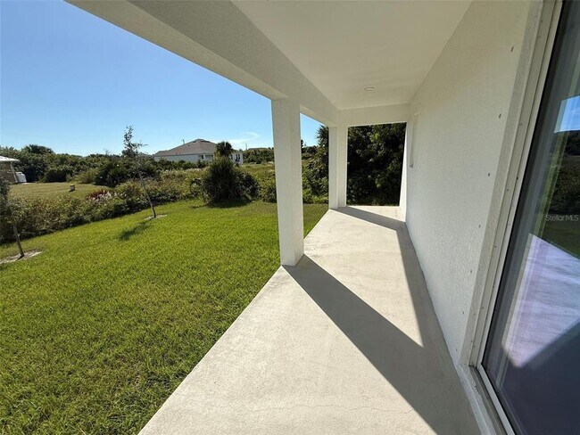 Building Photo - 13453 Kitchener Ave