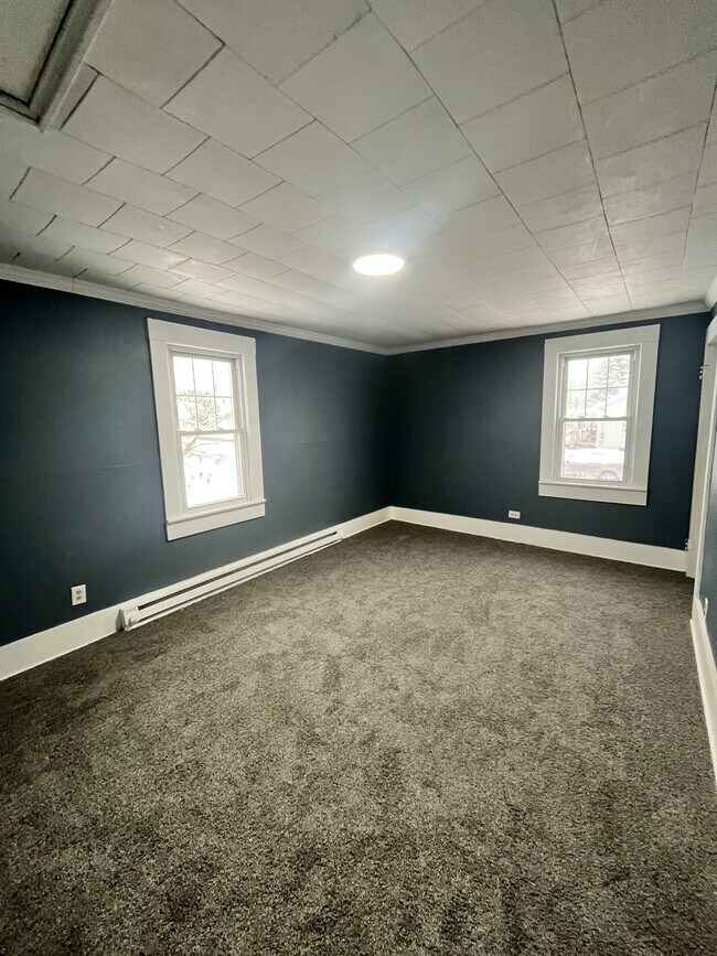 Building Photo - 190 Davenport St