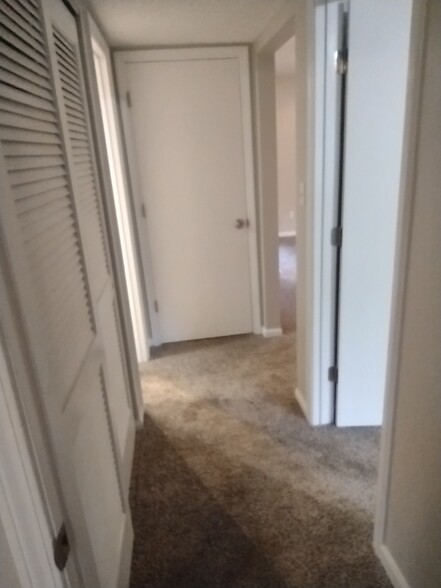 Building Photo - 1445 Riverwood Ct