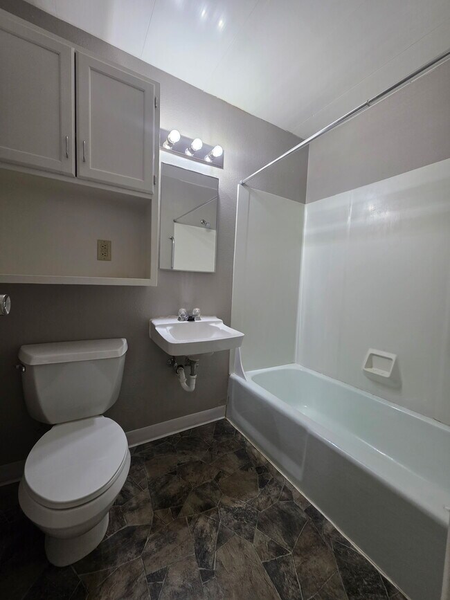 Building Photo - Liberty Lights Apartments H