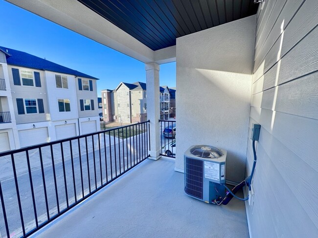 Building Photo - 4655 Alder Dr