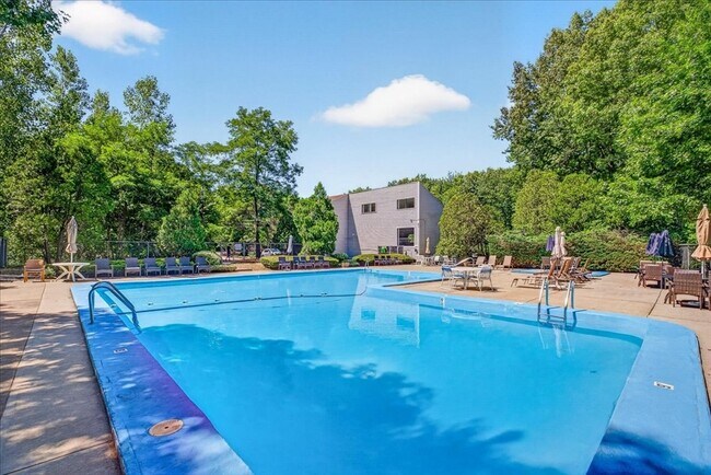 Building Photo - 55 Tall Oaks Dr