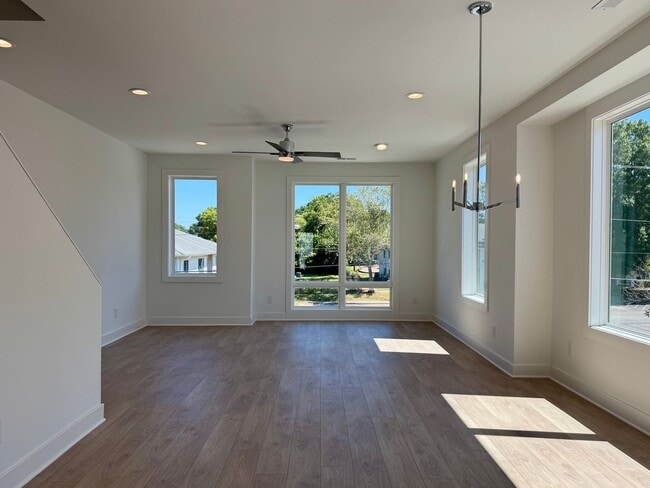 Building Photo - 1408 Sawyer Rd