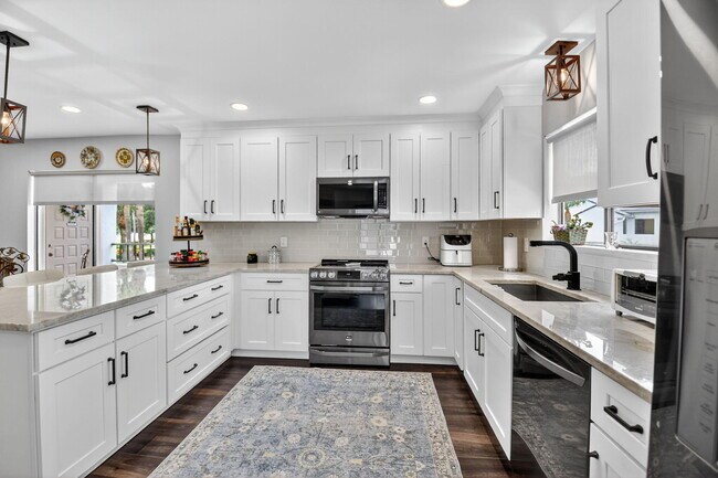 Building Photo - 15307 Strathearn Dr
