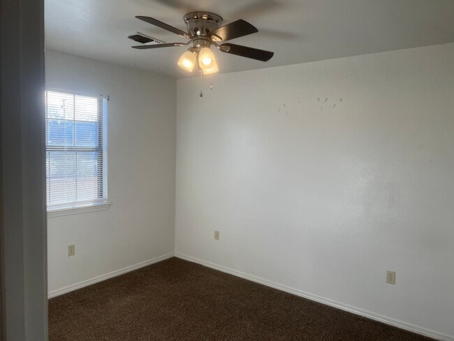 Building Photo - 350 S Davis St