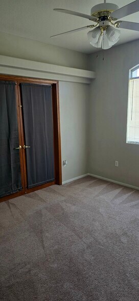 Building Photo - 1830 N Buffalo Dr