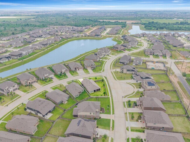 Building Photo - 6303 Cambrai Wood Ln