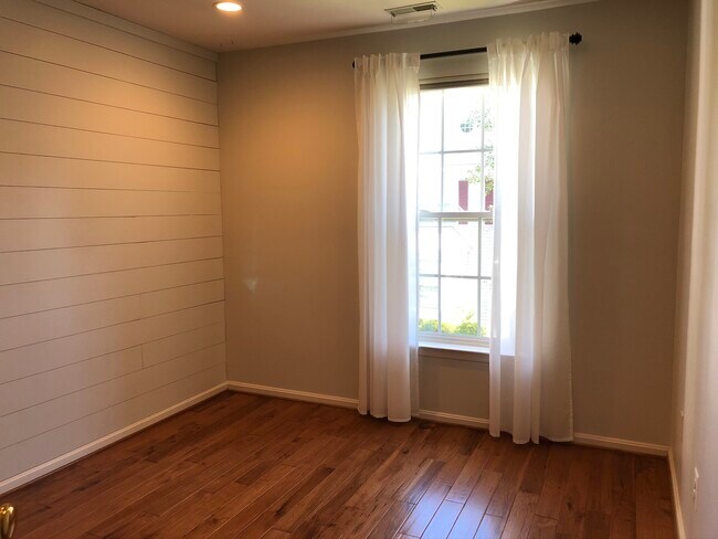 bedroom 2 - 752 Howards Loop