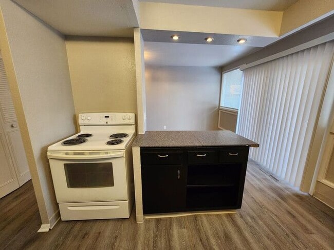 Building Photo - Charming 2-Bedroom Duplex | Limited-Time Offer: Save 50% on Next Month’s Rent!