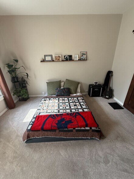 Building Photo - 930 Lexington Ave