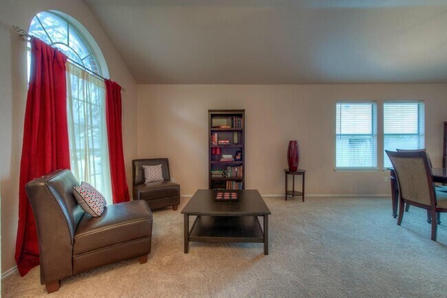 Building Photo - 14616 Montoro Dr