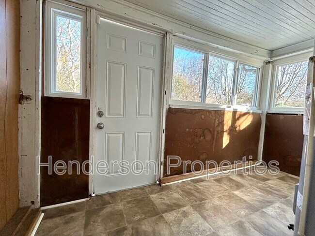 Building Photo - 935 Old Charlotte Rd SW