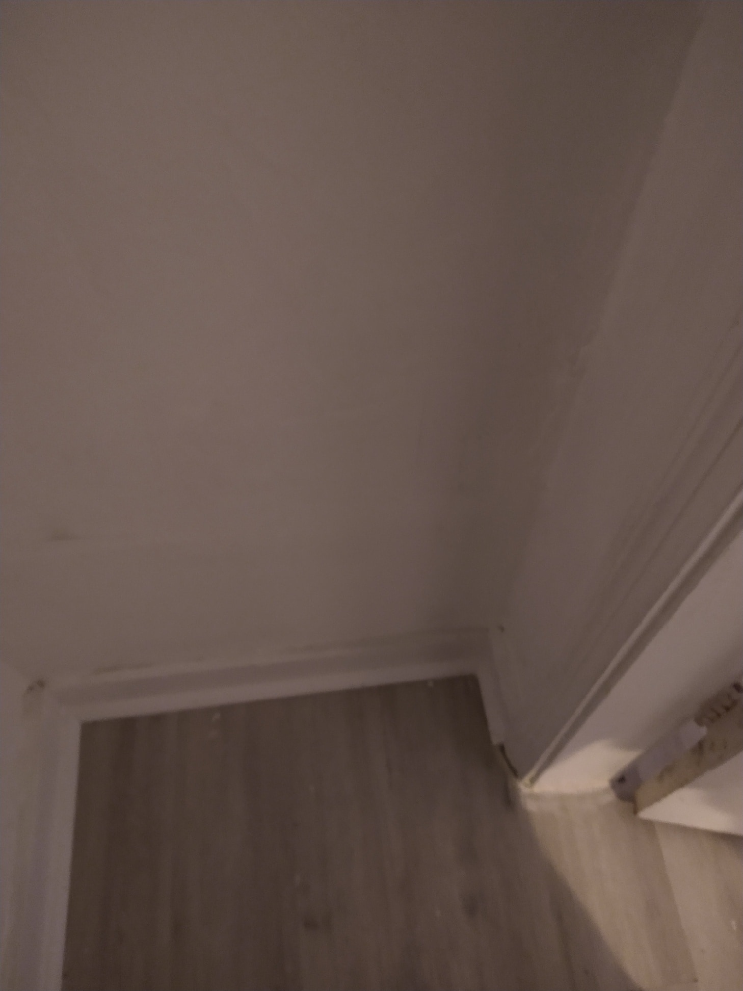 Building Photo - 502 E Lott Ave