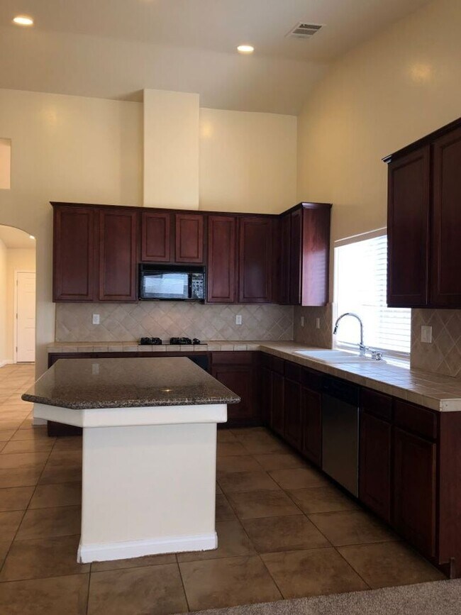 Building Photo - 13003 Lake Pueblo Way