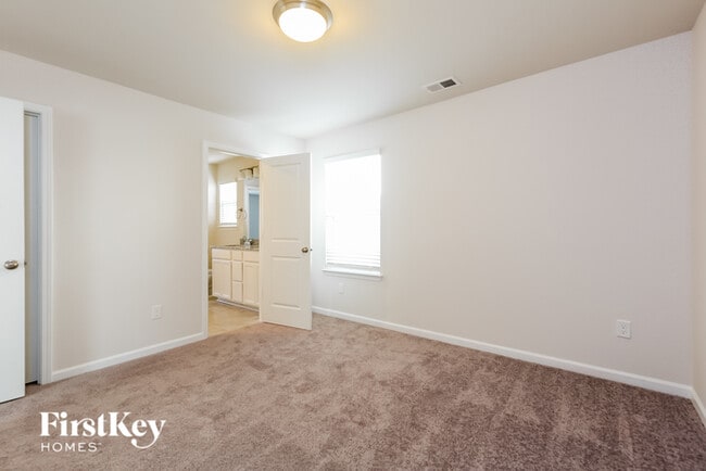 Building Photo - 110 Wild Lily Dr