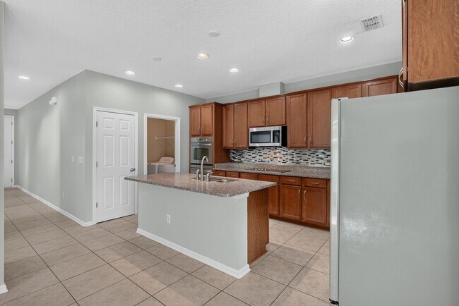 Building Photo - 13685 Goodson Pl