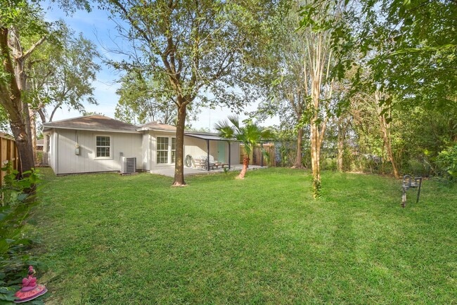 Building Photo - BEAUTIFUL HOME IN HOUSTON. MOVE IN READY!.